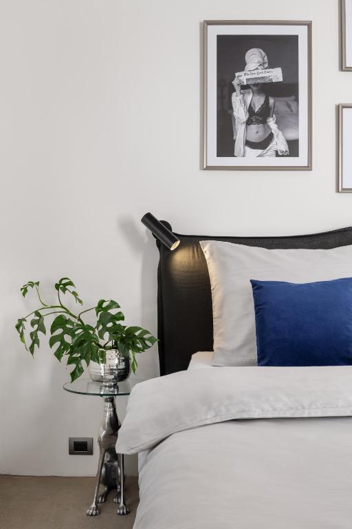 Coco Chanel Boutique Apartment by goodnite cz - 2
