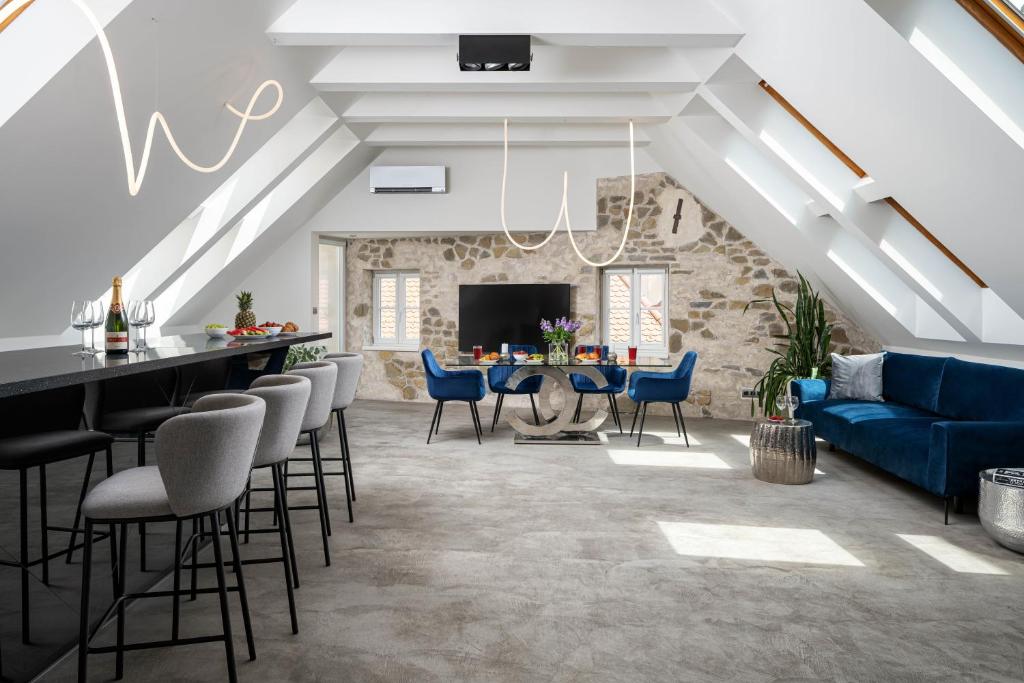 Coco Chanel Boutique Apartment by goodnite cz - 1