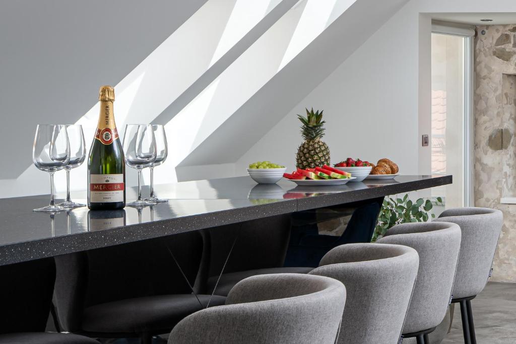 Coco Chanel Boutique Apartment by goodnite cz - 3