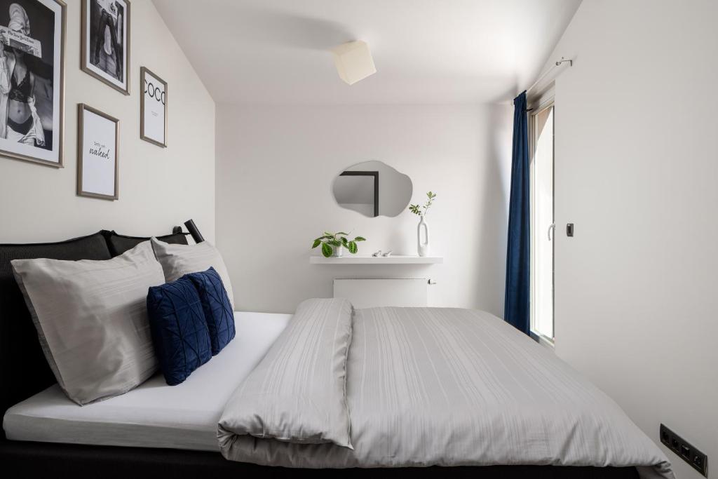 Coco Chanel Boutique Apartment by goodnite cz - 4