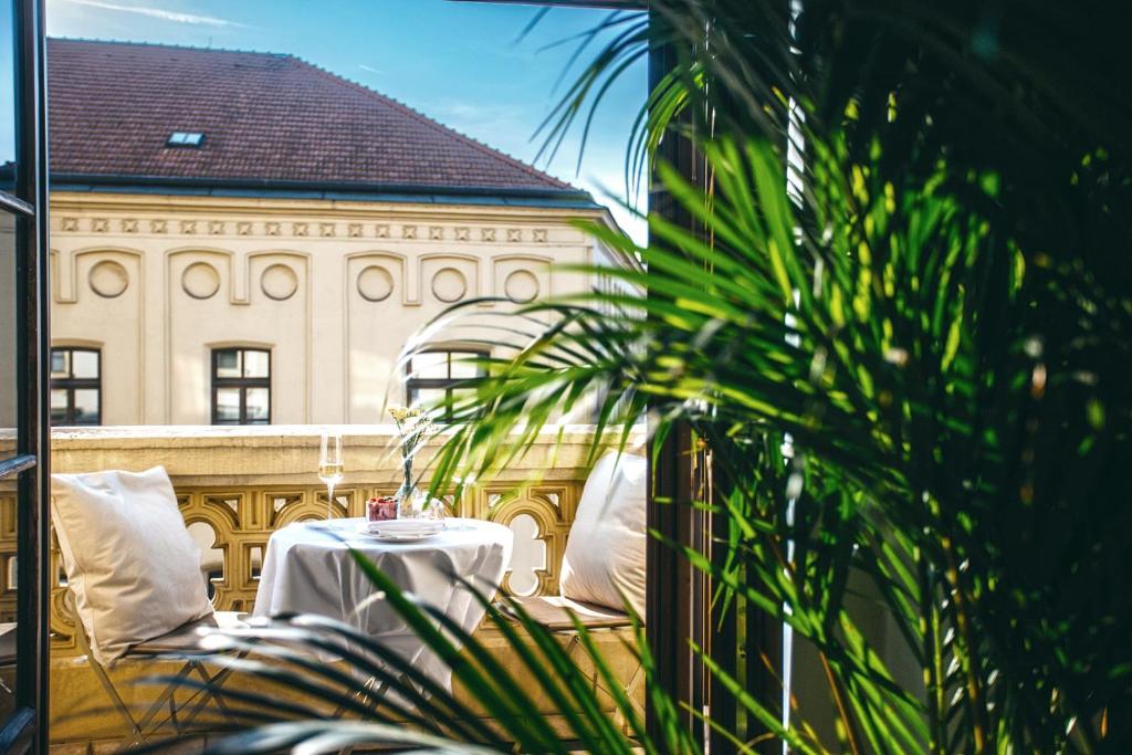 Grand Palace Brno - Small Luxury Hotels of the World - 40
