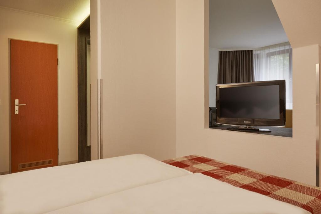 H+ Hotel Nürnberg - 12