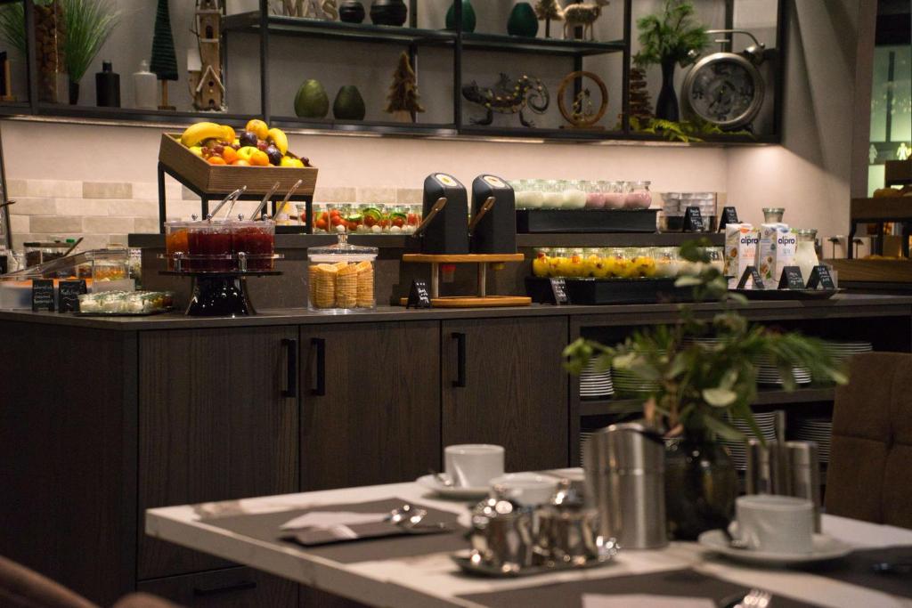 Best Western Plus Hotel Regence - 36