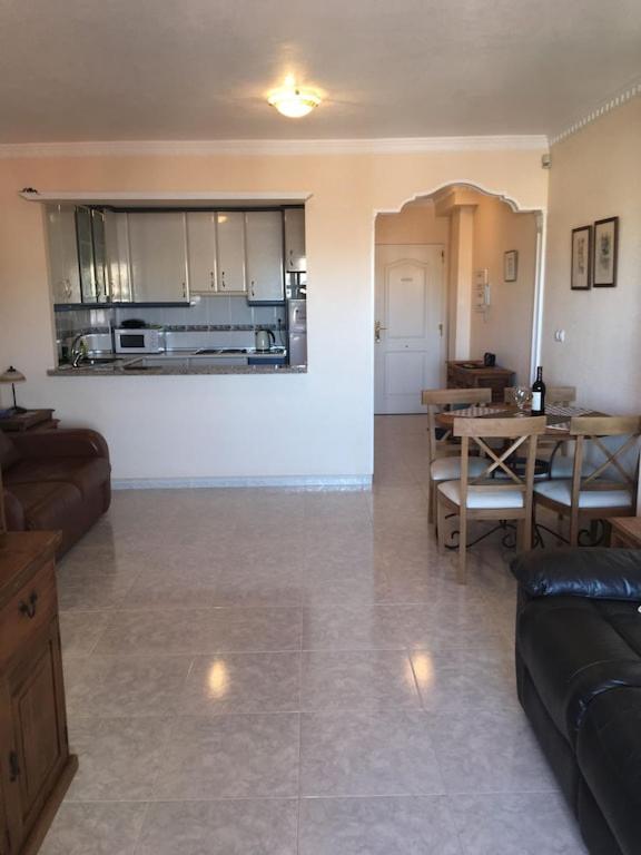 Top Floor spacious apartment with roof terrace - 22