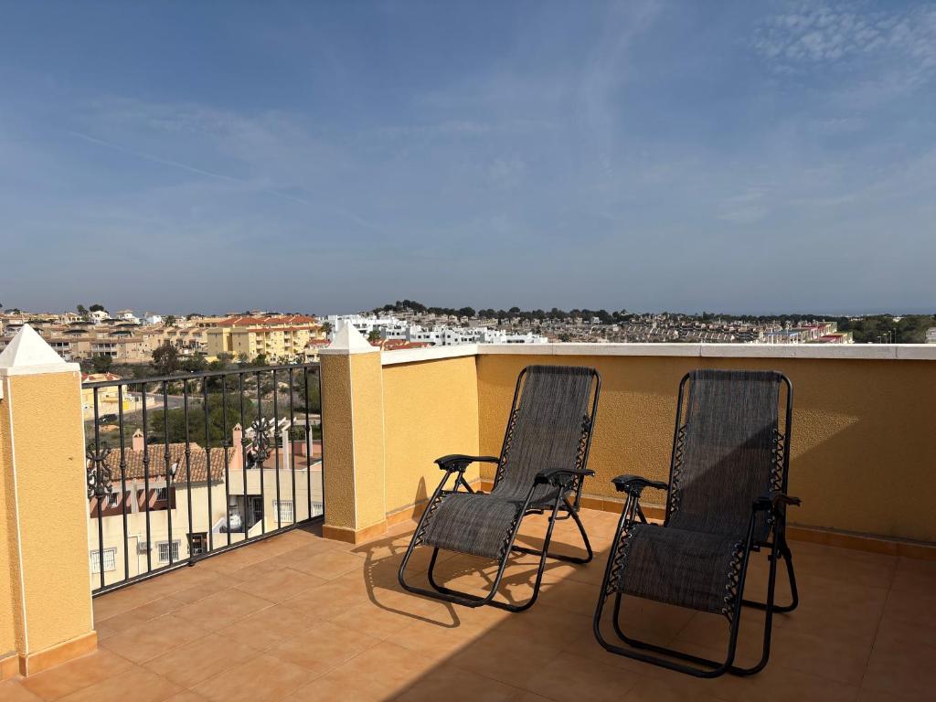 Top Floor spacious apartment with roof terrace - 11