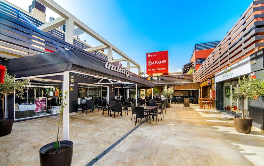 Top Floor spacious apartment with roof terrace - 38