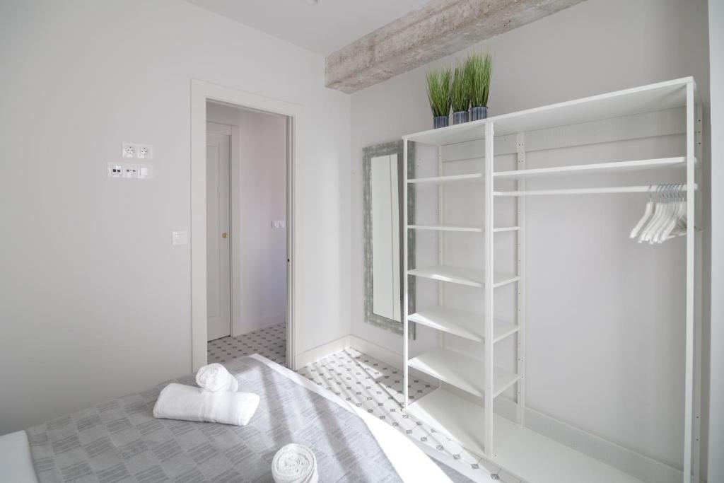 Apartamentos Teatro by Be Alicante - 8