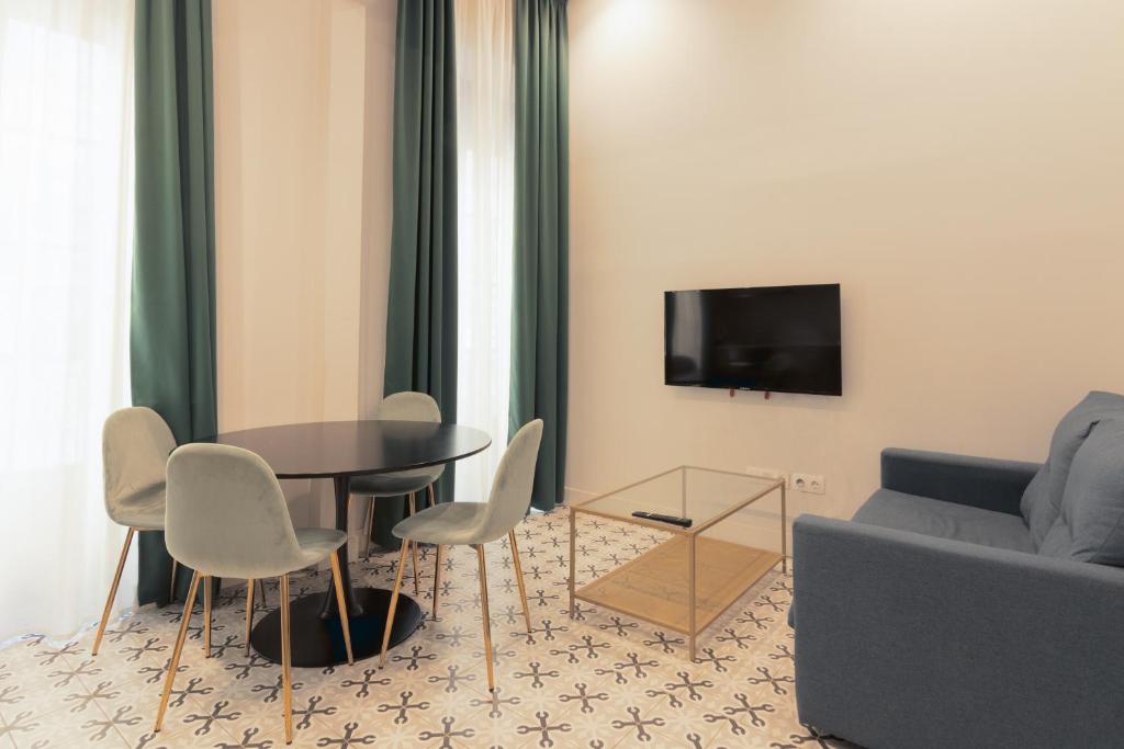 Apartamentos Teatro by Be Alicante - 36