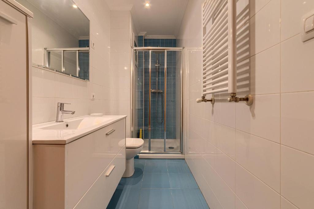 Encanto y Confort en Calle Epalza - Tu Familia en el Corazón de Bilbao - 14