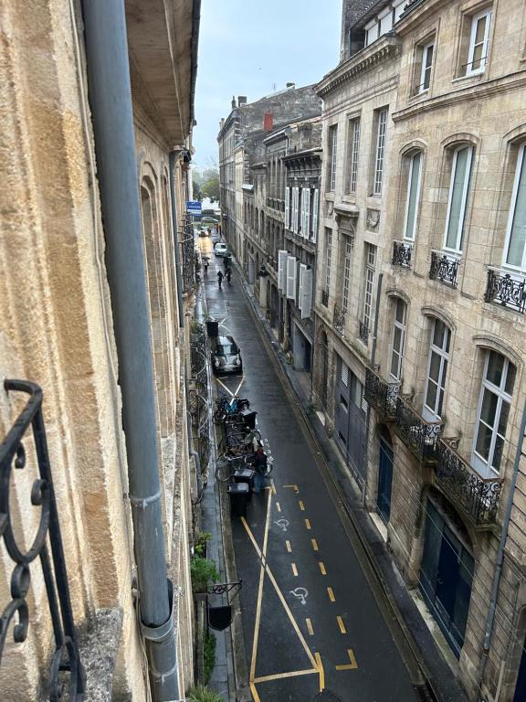 Fantastic 3-Room apartment heart of les Chartrons - Bordeaux - 35