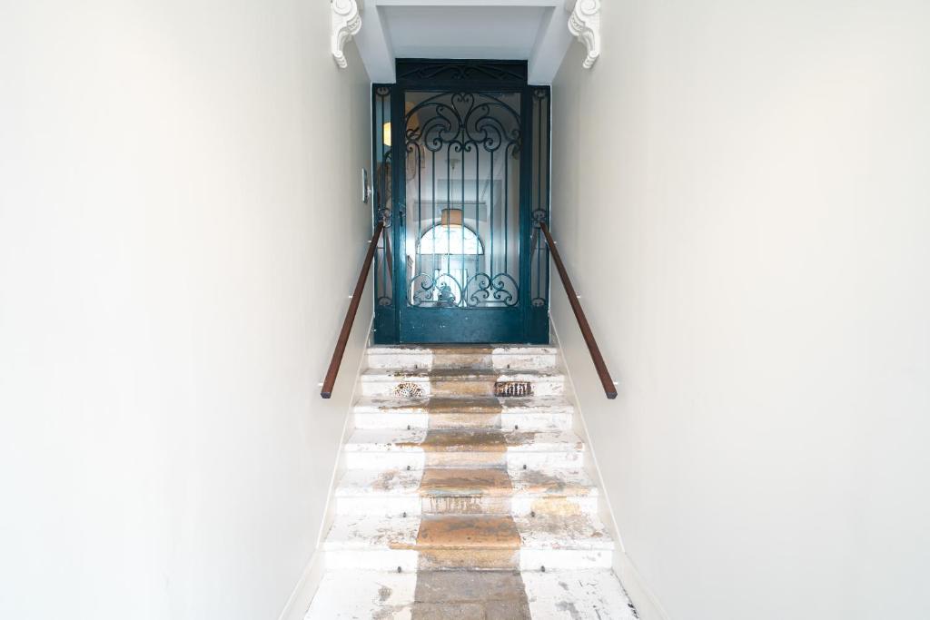 Appartement T3 de Prestige proche du Jardin Public de Bordeaux - 32