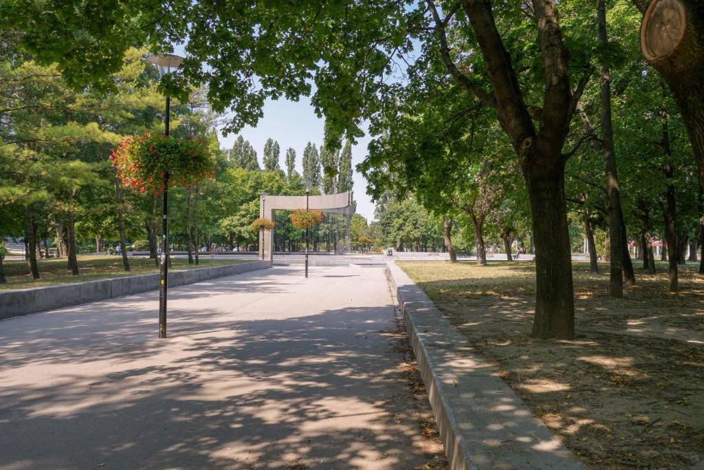 Vesna Convenient Apartment by CHORS - 10