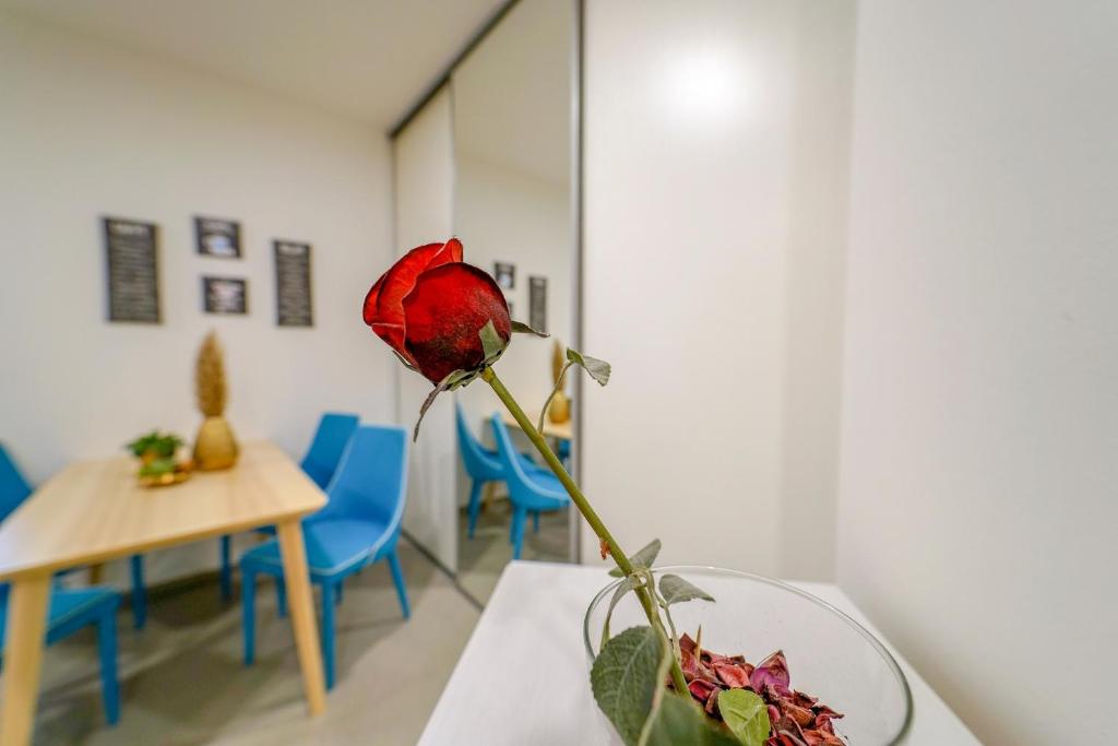 Vesna Convenient Apartment by CHORS - 13