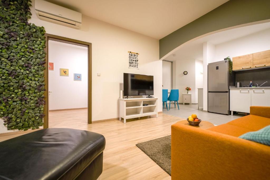 Vesna Convenient Apartment by CHORS - 18