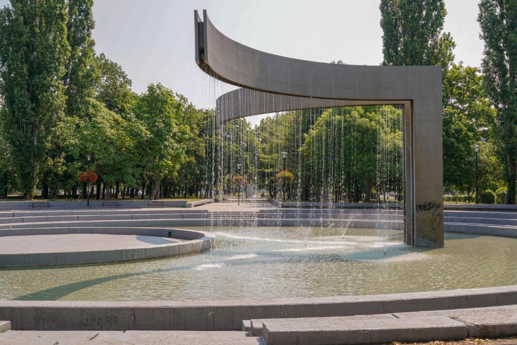 Vesna Convenient Apartment by CHORS - 9