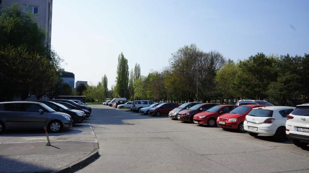 Vesna Convenient Apartment by CHORS - 14