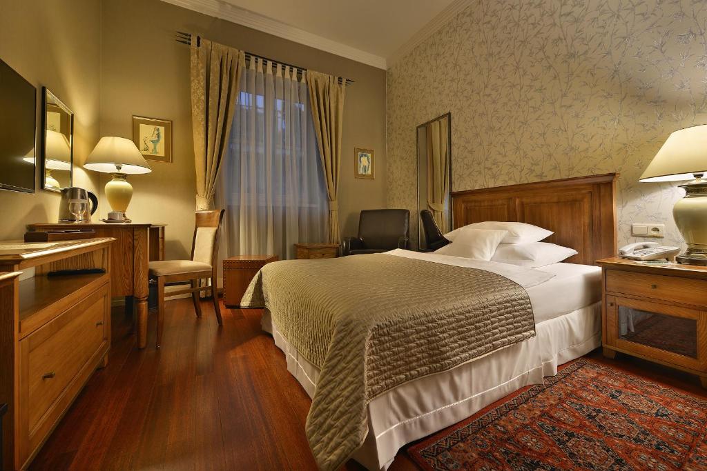 Marrol's Boutique Hotel - 3