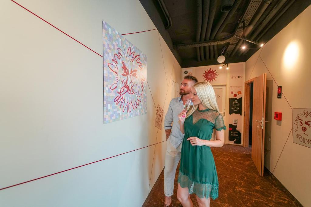 CHORS like a hotel - Capsule & NFT Boutique Hostel Bratislava - City Center - 11