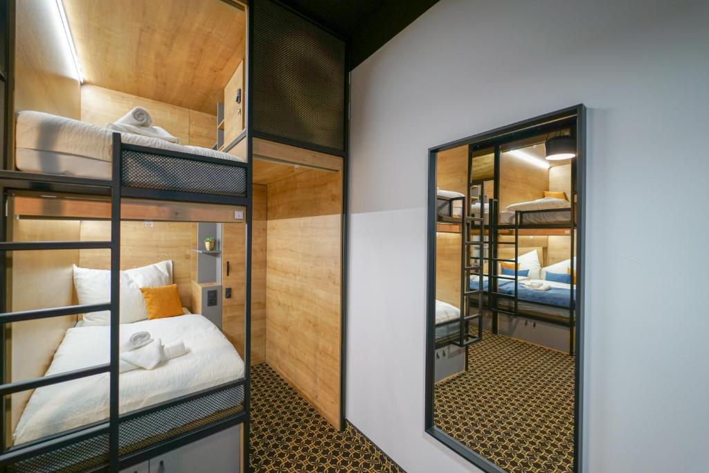 CHORS like a hotel - Capsule & NFT Boutique Hostel Bratislava - City Center - 45