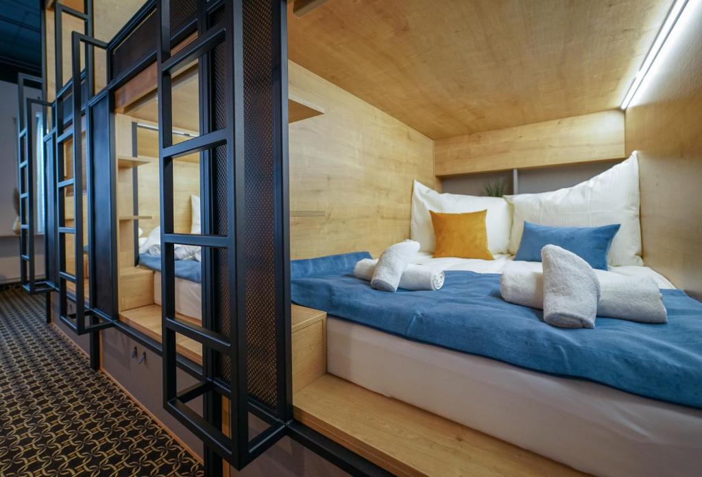 CHORS like a hotel - Capsule & NFT Boutique Hostel Bratislava - City Center - 22