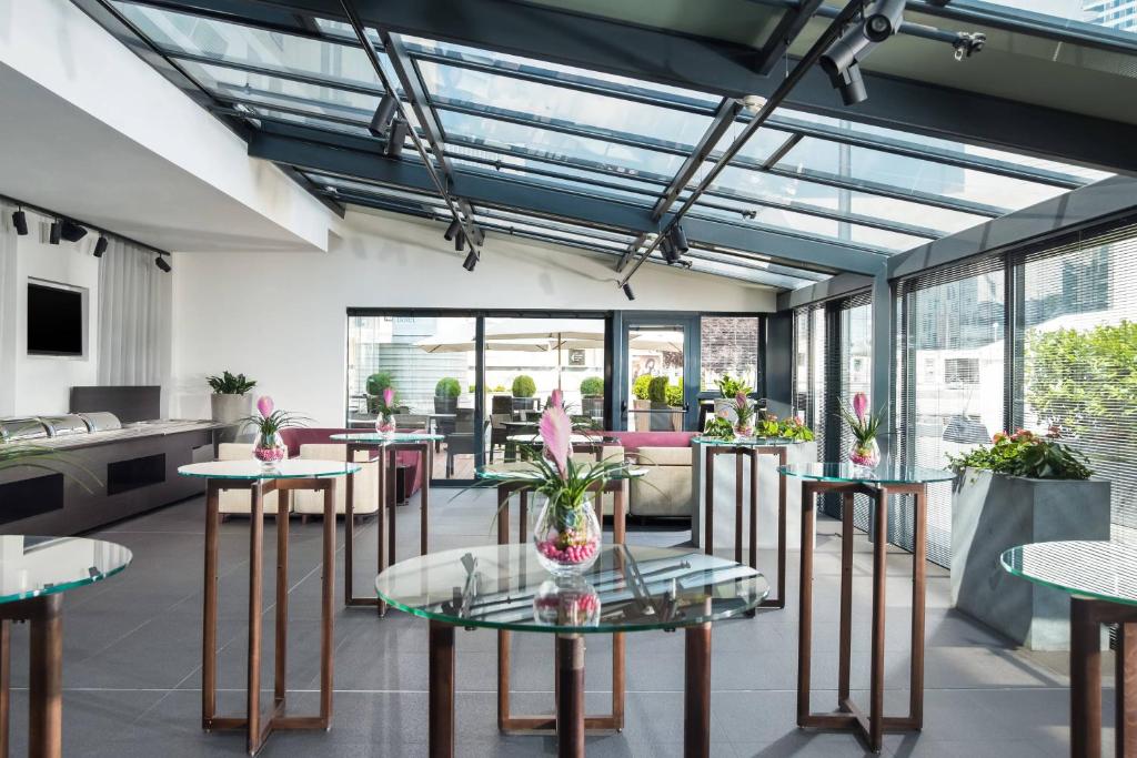 Sheraton Bratislava Hotel - 38