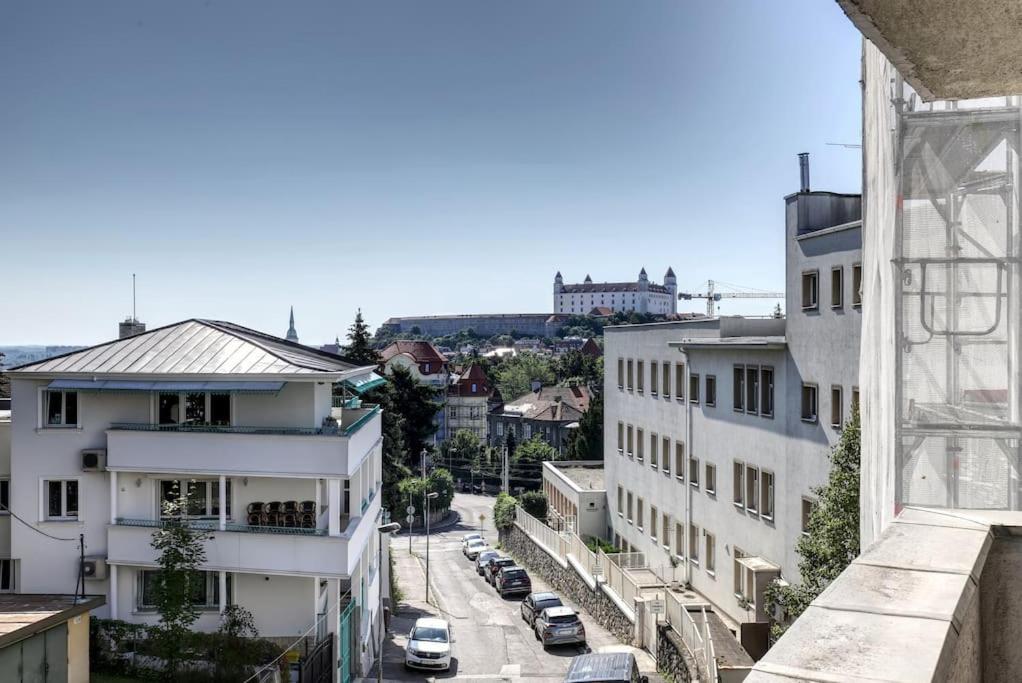 3min2centre - 2 BR, garage, view - 13