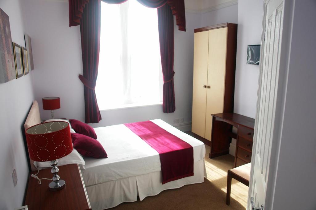 Filton Guest House - 18