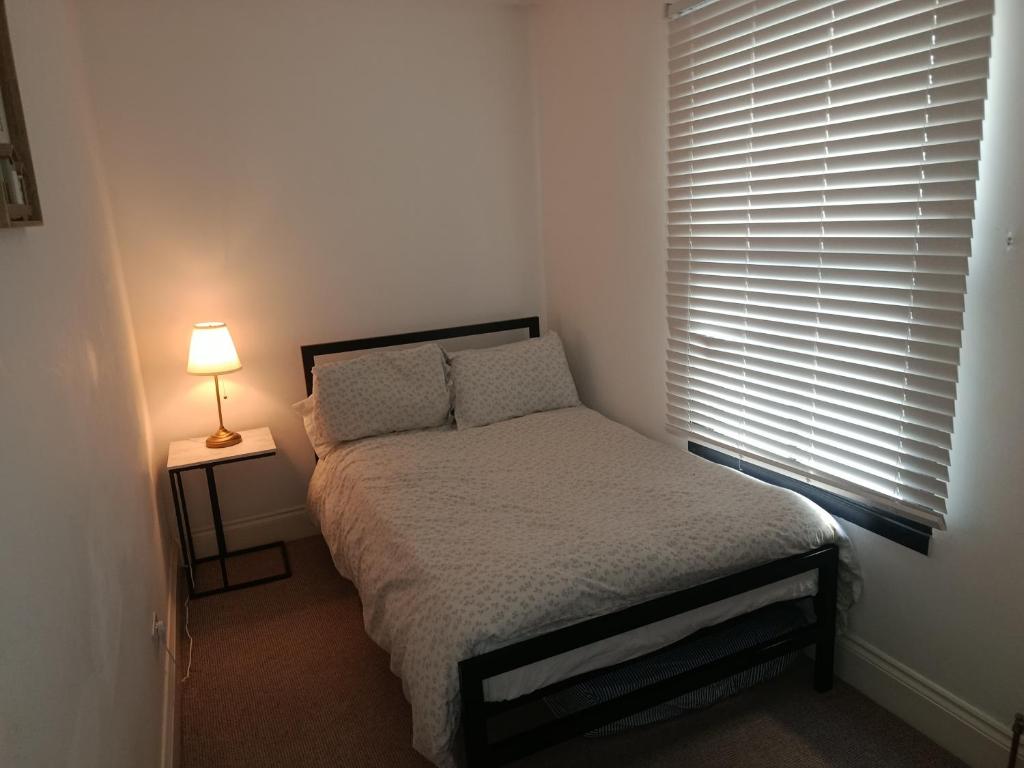 Large newly refurbished house close to harbour Free Parking - 9