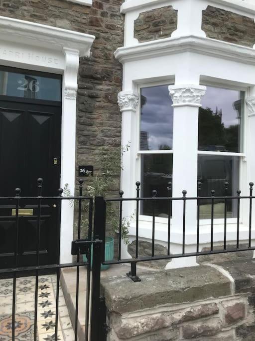 Large newly refurbished house close to harbour Free Parking - 23