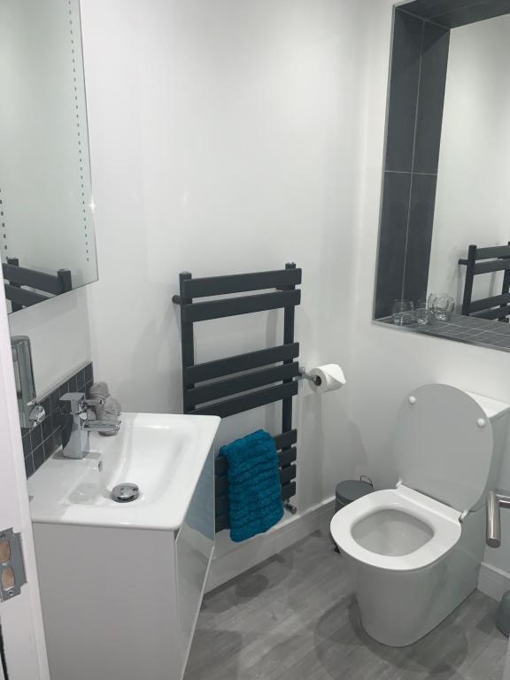 Rosemary House BRS Airport Accommodation - 23