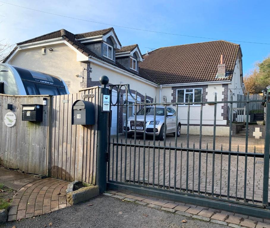 Rosemary House BRS Airport Accommodation - 15