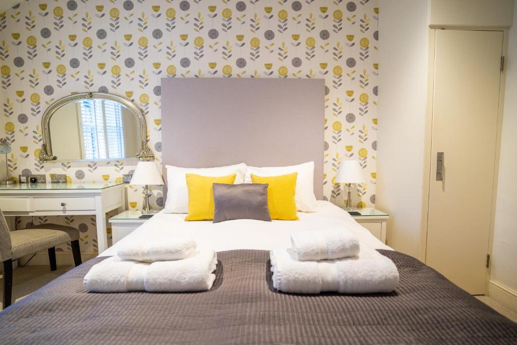 The Bear & Swan - 17