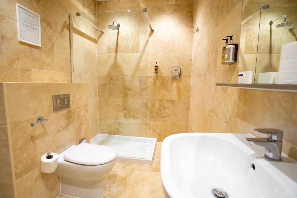 The Bear & Swan - 18