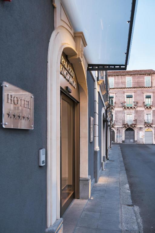 Palazzo Sangiorgio - 8