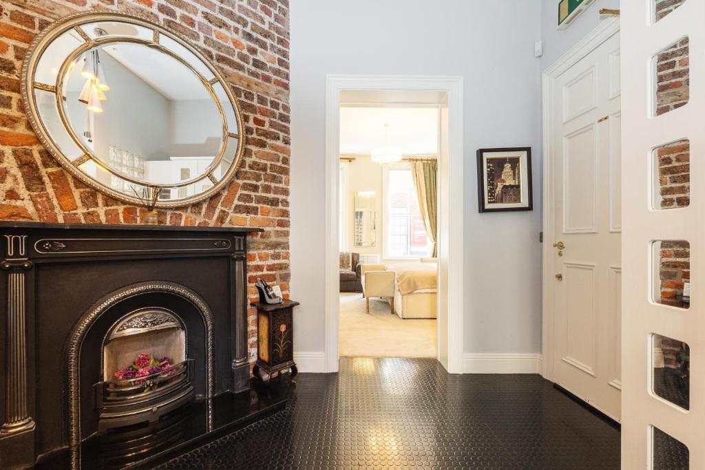 The Merchant House - 15