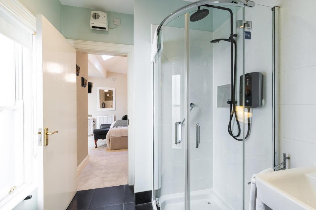 The Merchant House - 2