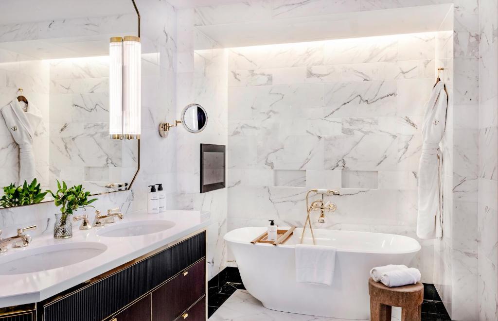 The Westbury Hotel - 43