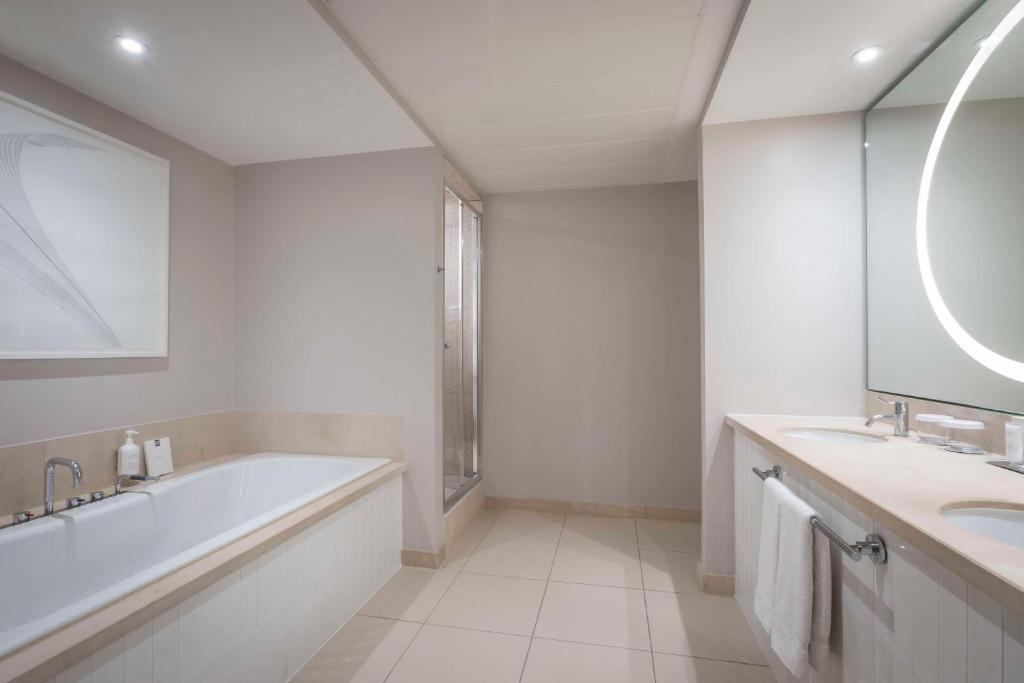 The Morrison Dublin, Curio Collection by Hilton - 30