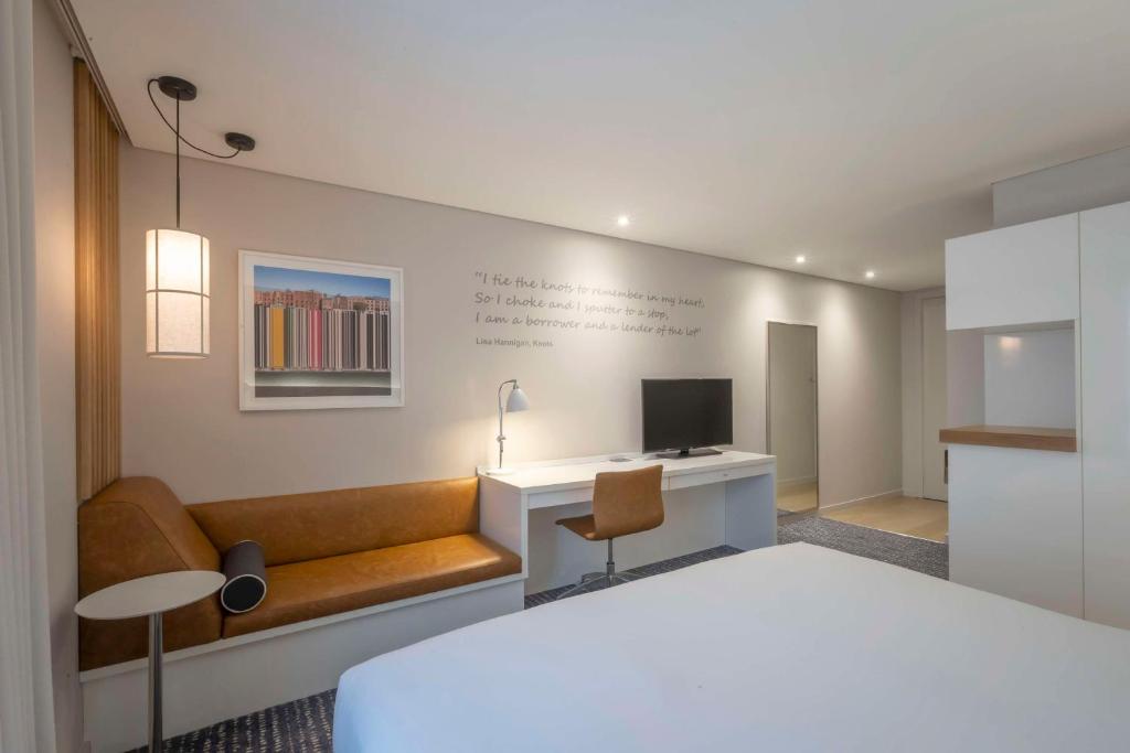 The Morrison Dublin, Curio Collection by Hilton - 40