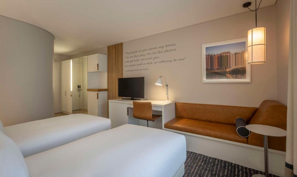 The Morrison Dublin, Curio Collection by Hilton - 38