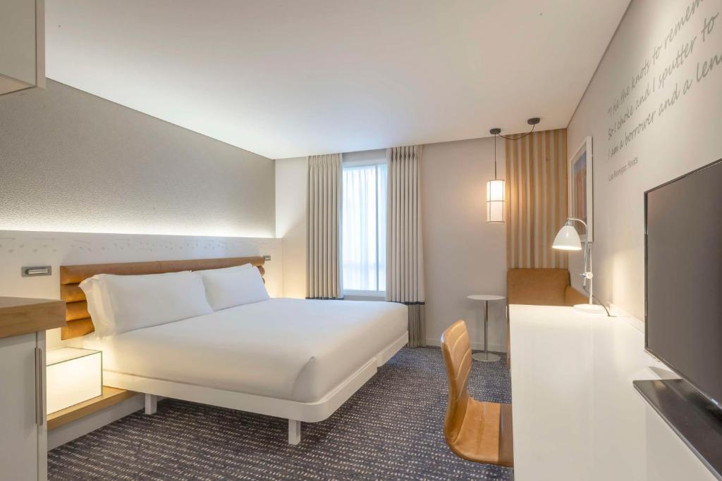 The Morrison Dublin, Curio Collection by Hilton - 27