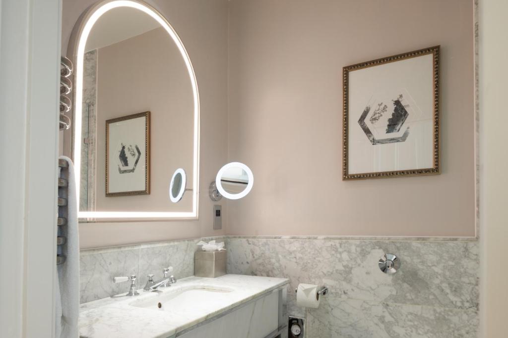 The Caledonian Edinburgh, Curio Collection by Hilton - 31