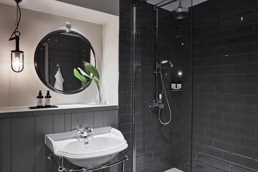 Kimpton Charlotte Square by IHG - 12