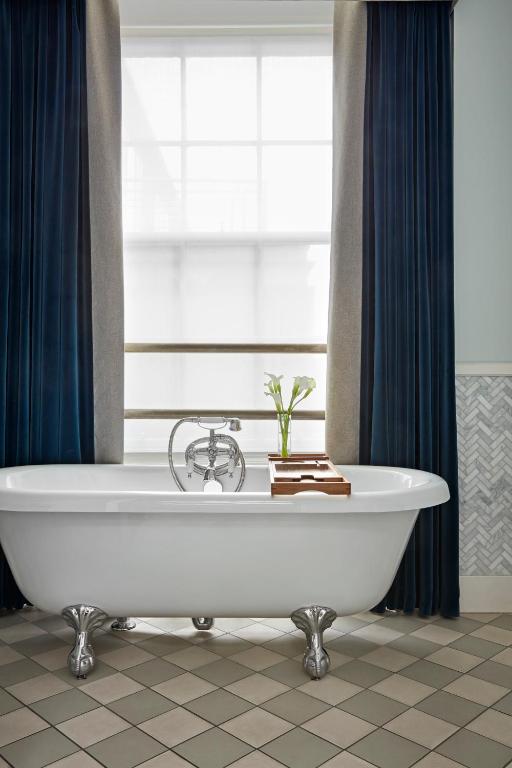 Kimpton Charlotte Square by IHG - 6