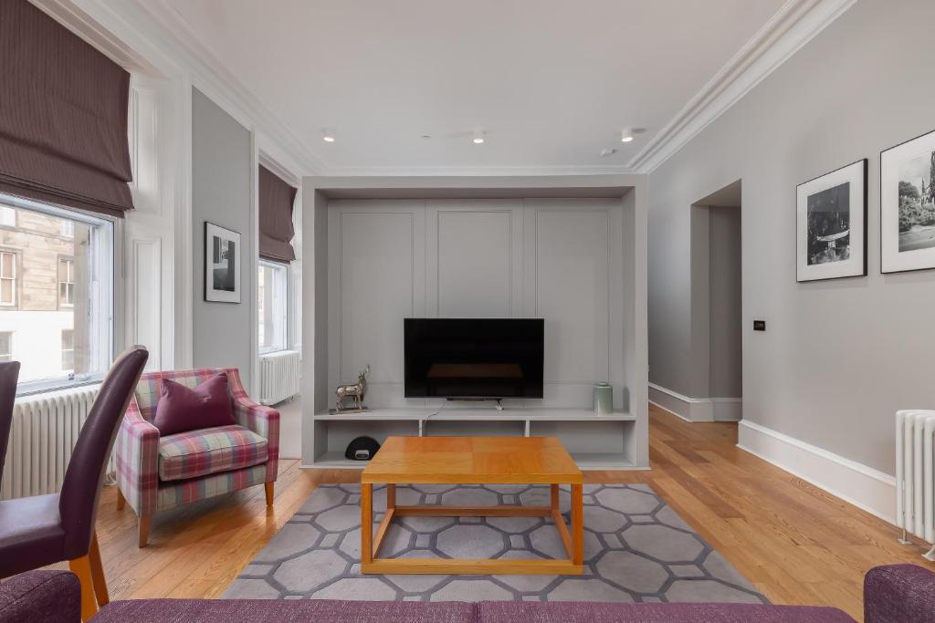 Destiny Scotland - Distillers House - 32