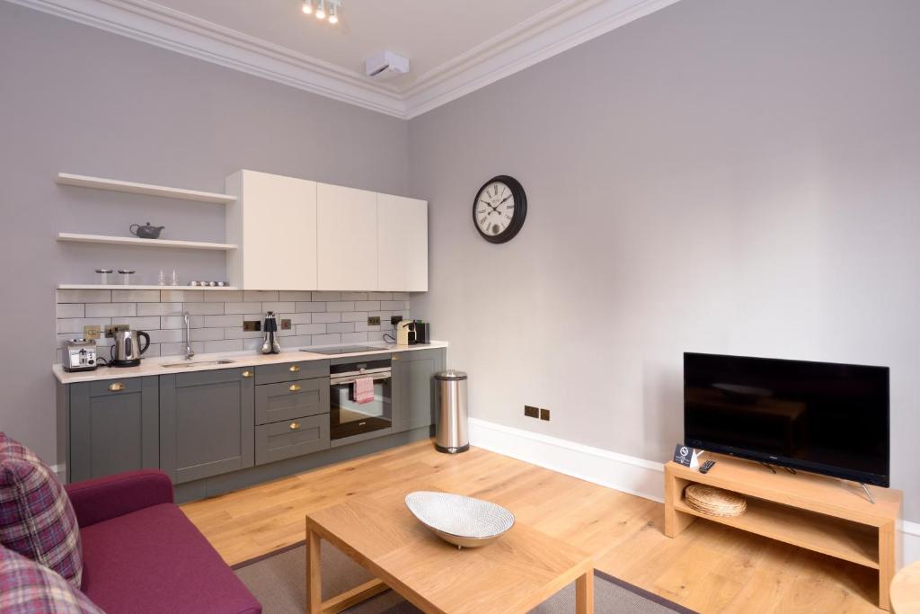 Destiny Scotland - Distillers House - 19