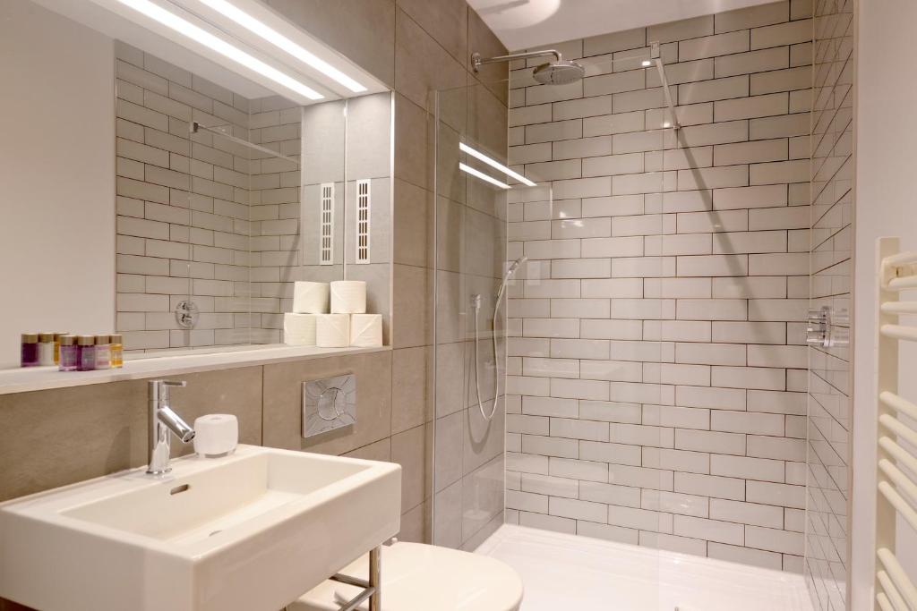 Destiny Scotland - Distillers House - 12