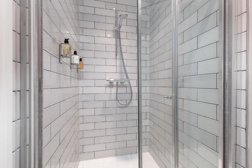 Destiny Scotland - Distillers House - 33