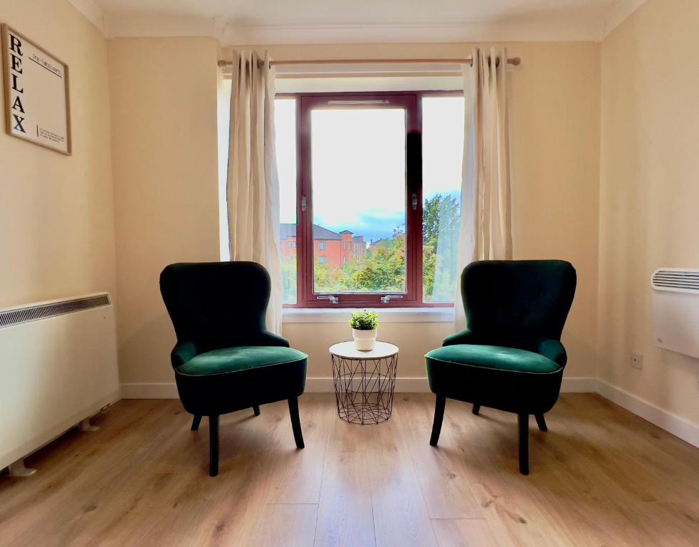 Garden-View 2BR Apartment - Free Parking & WiFi - 29