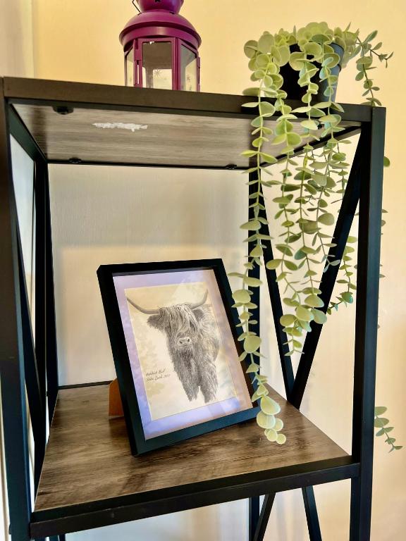 Garden-View 2BR Apartment - Free Parking & WiFi - 40